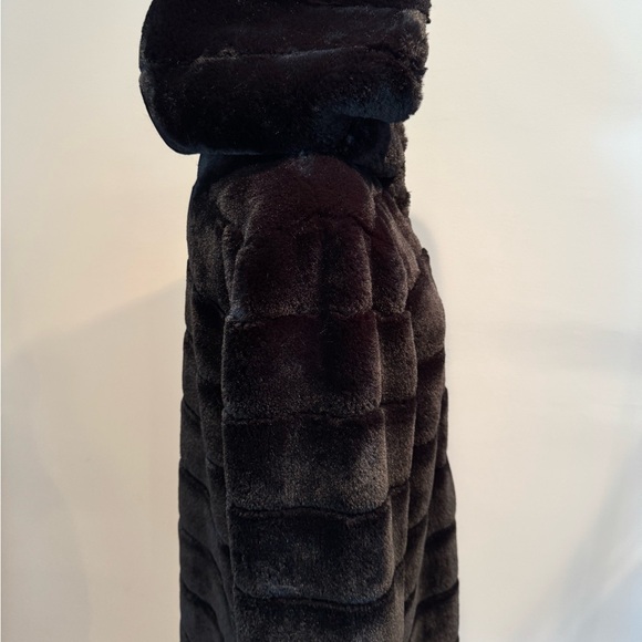 Kenneth Cole Black Faux Fur Coat Plush Soft Quilted Glam Jacket Size Small - Picture 7 of 9